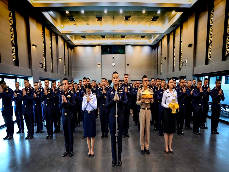 134 Teacher ceremony 5