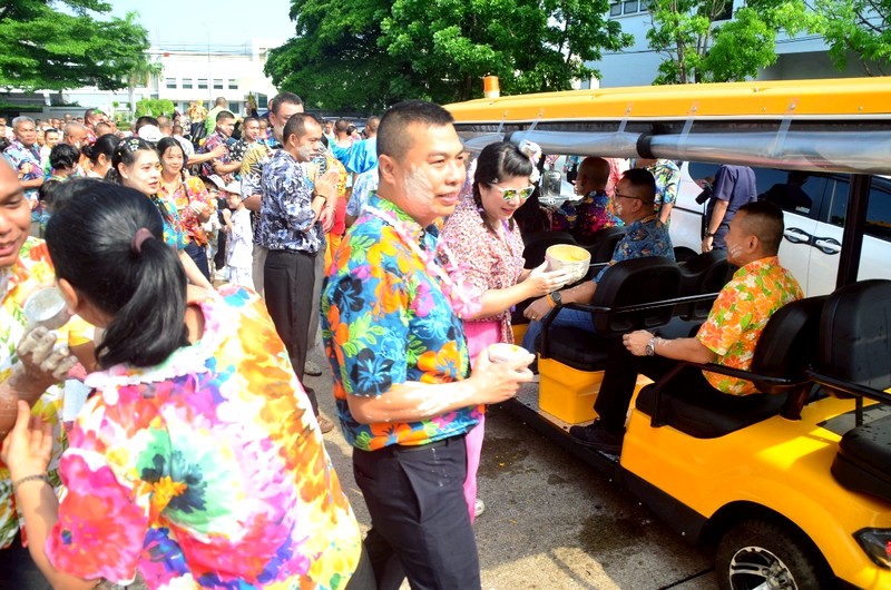 148 Songkran Festival 1